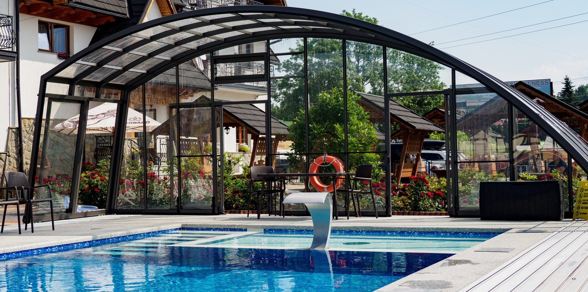 Sezonowy basen zewnętrzny Hotelu Liptakówka